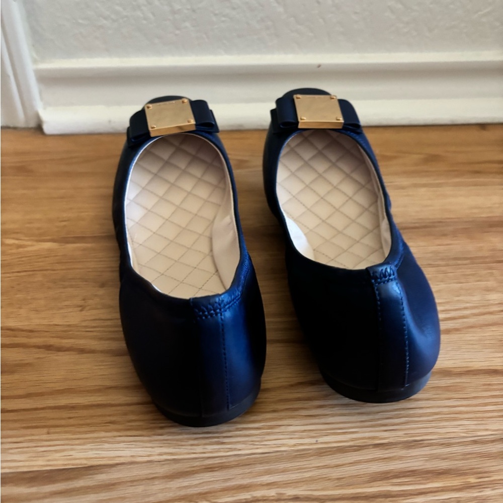 Cole Baan Tali Modern Bow Ballet Flats in Navy Leather w/ Gold Hardware - Picture 4 of 5